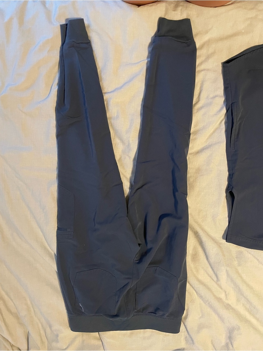 FIGS Rafaela Top (XS) and Zamora Jogger Pants (S) in Dark Harbor - Picture 6 of 9